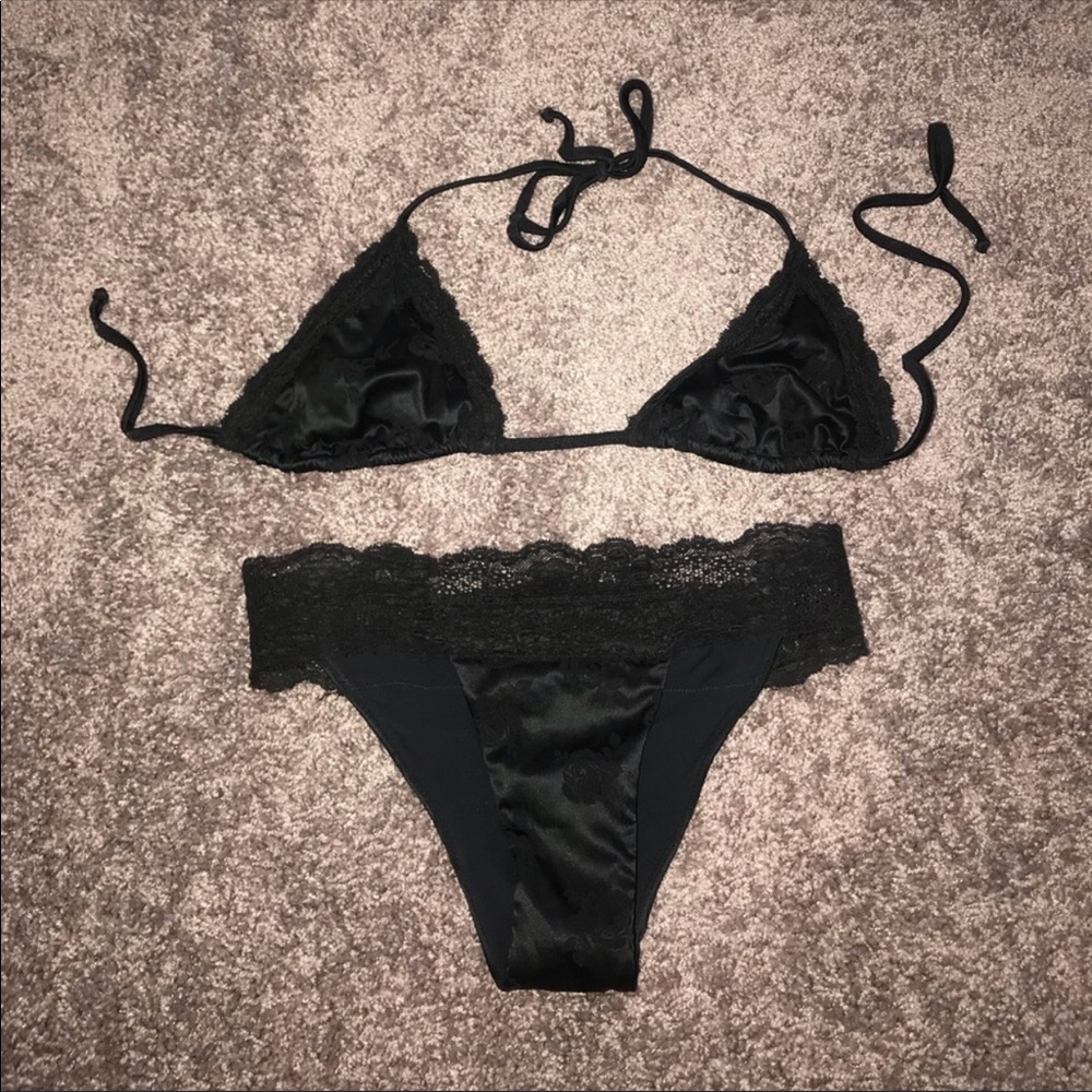 BEACH BUNNY SWIMSUIT